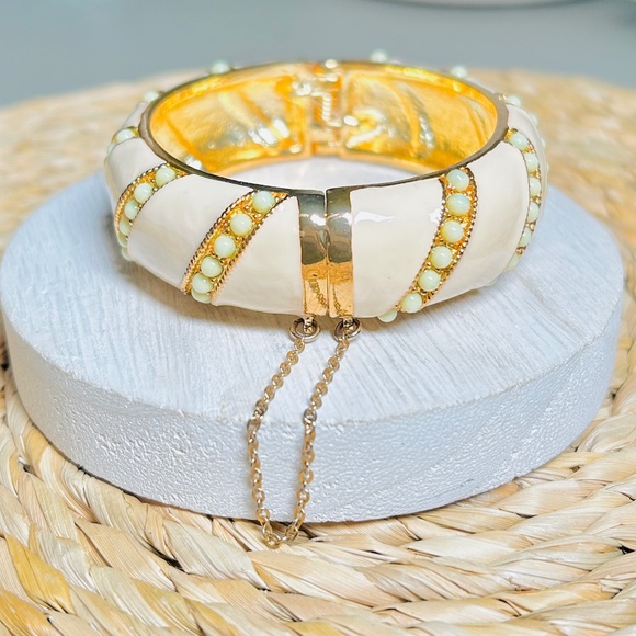 J. CREW Cream Enameled & Faux Pearl Spring Clamped Bangle Bracelet - Picture 3 of 10